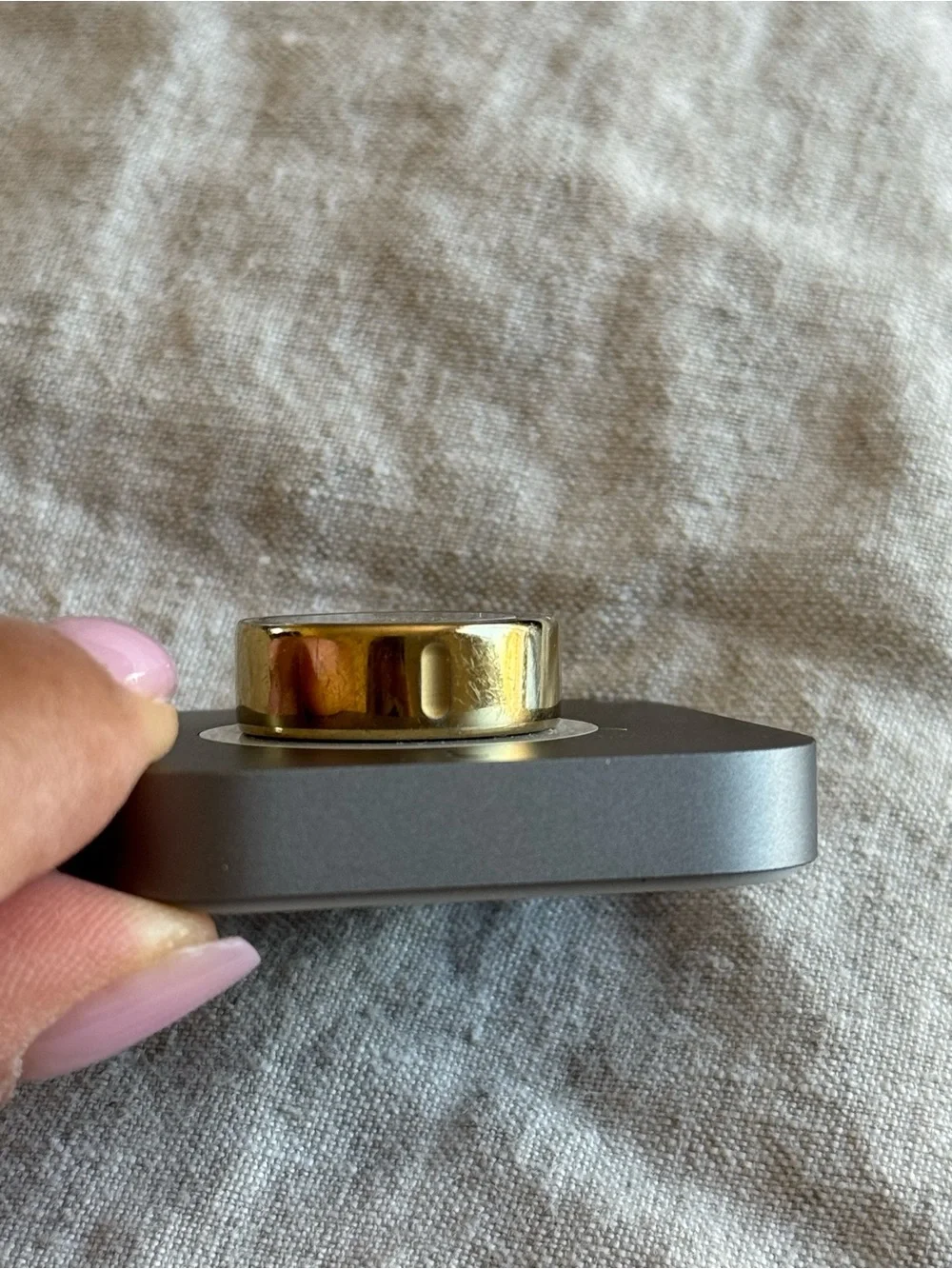 Oura Ring 4 Gold with Box - Size 7